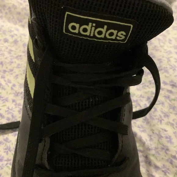 New without tag Adidas 3 green stripes size 5 men’s tennis shoes - Picture 2 of 8